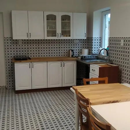 V Sadu Stara Cervena Voda